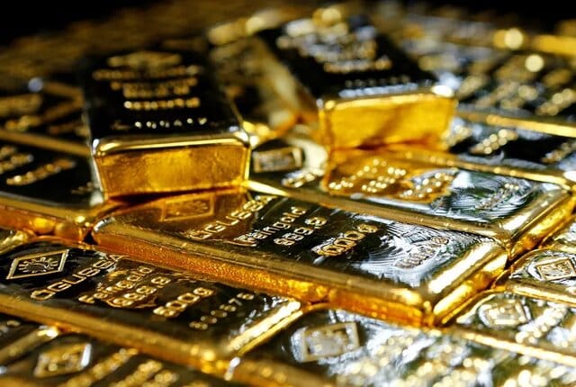 به گزارش حاشیه سود به نقل از ایسنا، هر اونس طلا در ۲۳۳۱ دلار و ۴۱ سنت ثابت بود. قیمت طلای آمریکا با ۰.۱ درصد افزایش به ۲۳۴۱ دلار و ۸۰ سنت رسید.