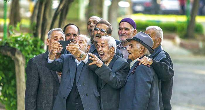 به گزارش حاشیه سود به نقل از باهاتیم: با تکیه بر پیش‌بینی جمعیت‌شناس‌ها باید انتظار داشت که در سال ۱۴۳۰درست زمانی که متولدان دهه شصتی به دوران پیری قدم می‌گذارند، نزدیک به ۳۰درصد جمعیت ایران را سالمندان بالای ۶۵سال تشکیل دهند.
