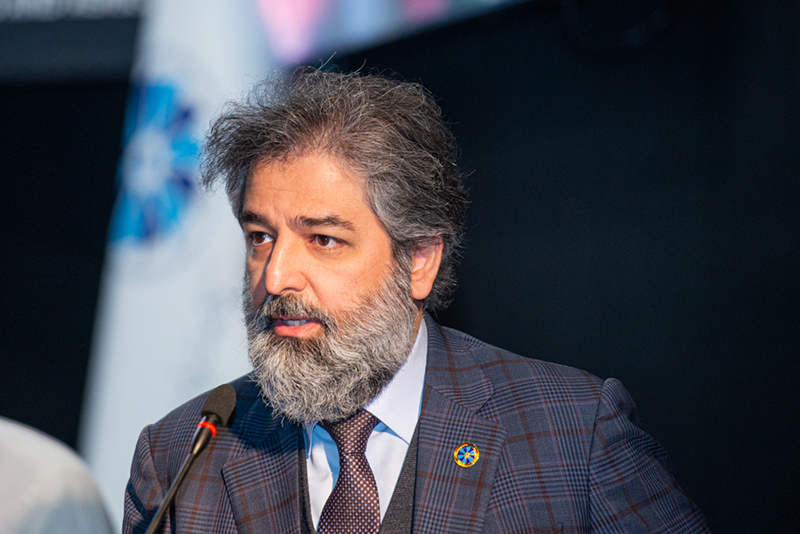 به گزارش حاشیه سود: رئیس کمیسیون حکمرانی سازمانی اتاق تهران با ارائه جزییاتی از کارکرد کمیته ۳۰۹ گفت: این کمیته به صورت متناظر با کمیته ۳۰۹ بین‌المللی و تحت عنوان حکمرانی سازمانی فعالیت کرده و طیف گسترده‌ای از استانداردها در حوزه حکمرانی سازمانی و مبارزه با فساد را تدوین می‌کند.