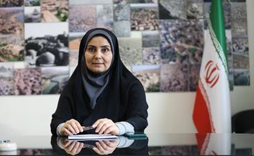 به گزارش حاشیه سود به نقل از تسنیم: فرزانه صادق مالواجرد طبق اعلام وزارت راه و شهرسازی ۲۸ سال سابقه کار دارد و  بخش عمده سوابق خدمتی وی در وزارت راه و شهرسازی بوده است.