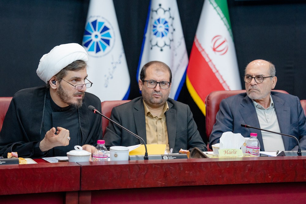 به گزارش حاشیه سود، رئیس کارگروه پیگیری سیاست‌های اصل ۴۴ قانون اساسی در نشست یکصدوسوم شورای گفت‌وگوی دولت و بخش خصوصی استان تهران طی توضیحاتی به تشریح نتایج جلسات این کارگروه و موانعی که همچنان بر سر راه اجرای دقیق قانون خصوصی‌سازی‌ وجود دارد، پرداخت.