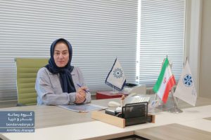 به گزارش  حاشیه سود به نقل از بندر و دریا: سیده‌فاطمه مقیمی دارای دکترای تخصصی کارآفرینی بین‌المللی، فعال حوزه حمل‌ونقل و رئیس اتاق مشترک بازرگانی ایران و گرجستان است.