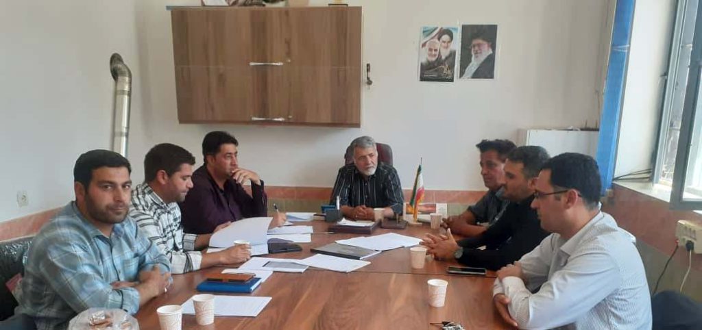 به گزارش حاشیه سود:  احمد سجادی‌فر| علی احسانی: رئیس شورای اسلامی بعد از سلام وعرض ادب چنین شروع کرد: چرا در طول طی یک سال تعطیلی شورای اسلامی شهردار پروژه‌های عمرانی را ادامه داده وتعطیل نکرده است!؟