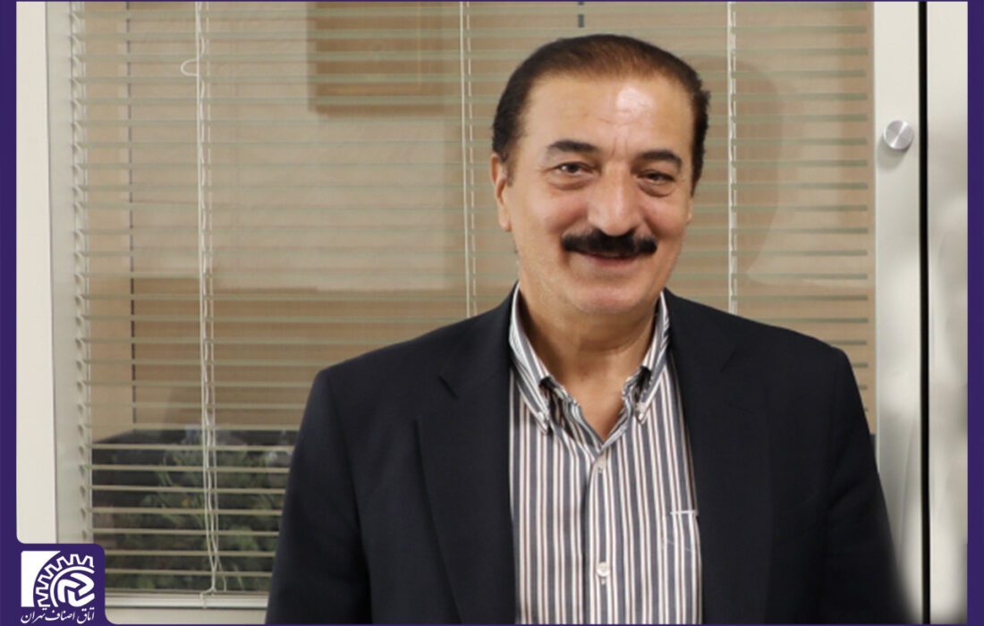 به گزارش حاشیه سود به نقل از  اتاق اصناف تهران| اخیرا یک نماینده مجلس از مخالفت عرضه خودرو در بورس خبر داده و گفته خودرو اگر در بورس عرضه شود باز هم اتفاق خاصی در آن رخ نخواهد داد. رئیس اتحادیه صنف نمایشگاه‌داران و فروشندگان خودرو تهران در این خصوص به ما می گوید که هنوز ارز مشخصی تعیین نکرده اند و فقط صحبت آن بوده که در بورس عرضه شود.