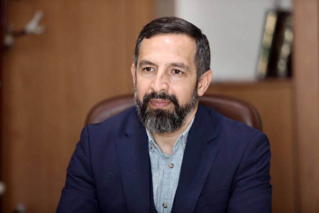 به گزارش جاشیه سود به نقل از روستانیوز، رضا فتوحی مشاور وزیر جهاد کشاورزی و مجری کشاورزی فراسرزمینی در حکمی ولی‌اله آقایارزاده را به عنوان مشاور عالی خود در امور اقتصادی کشاورزی فراسرزمینی منصوب کرد.