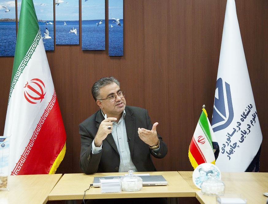 به گزارش حاشیه سود به نقل از بندر و دریا، دانشگاه دریانوردی و علوم دریایی چابهار با تربیت و آموزش نیروی مورد نیاز صنعت دریانوردی توانسته از یک سو ناوگان دریایی کشور را از نیروهای خارجی بی‌نیاز کند و از سوی دیگر دریانوردان متخصص و شاخصی به جامعه دریایی جهان عرضه کند.