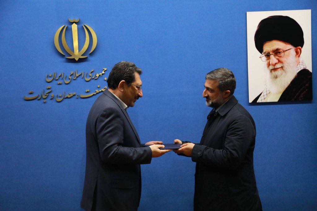 به گزارش حاشیه سود به نقل از وزارت صمت، «سیدمحمد اتابک» وزیر صنعت، معدن و تجارت، در حکمی «سیدحامد عاملی» را به‌عنوان سرپرست معاونت صنایع ماشین‌آلات و تجهیزات منصوب کرد.