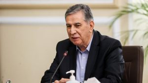 به گزارش حاشیه سود به نقل از اتاق ایران، صمد حسن‌زاده روز سه‌شنبه در دیدار اعضای هیات رئیسه و جمعی از روسای اتاق‌های استانی و کمیسیون‌های تخصصی اتاق ایران با مسعود پزشکیان رئیس‌جمهور که در محل نهاد ریاست‌جمهوری برگزار شد، اظهار داشت: صادرات ۳۰ تا ۴۰ میلیارد دلاری برای کشور رقم مناسبی نیست و با رفع برخی محدودیت‌ها و اعمال حمایت‌های منطقی، می‌توانیم به صادرات غیرنفتی ۱۰۰ میلیارد دلاری نیز دسترسی پیدا کنیم.