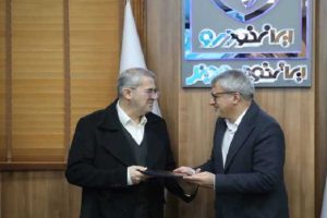 به گزارش حاشیه سود: منجی، دانش‌آموخته مدیریت اجرایی در مقطع کارشناسی ارشد و دارای دکتری مدیریت تکنولوژی است.