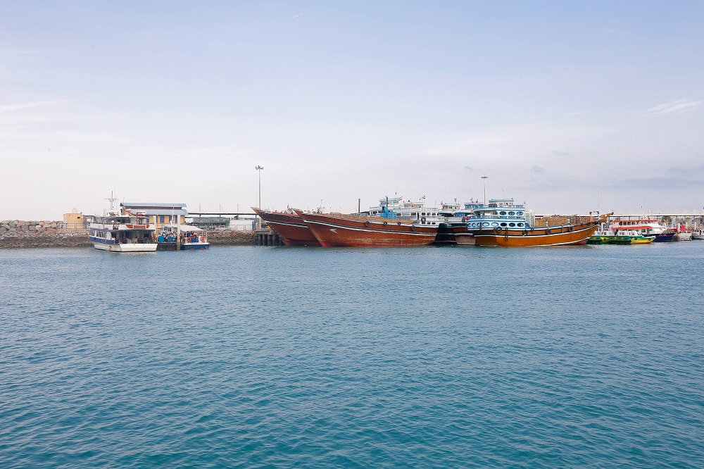 به گزارش حاشیه سود، مدیریت بنادر و دریانوردی شهید باهنر و شرق استان هرمزگان با ایجاد 2 ابزار اطلاع‌رسانی آنلاین و برخط این امکان را برای مسافران و گردشگران نوروزی فراهم کرده است تا در لحظه از وضعیت بنادر و مسیرهای دریایی استان هرمزگان اطلاع پیدا کنند.