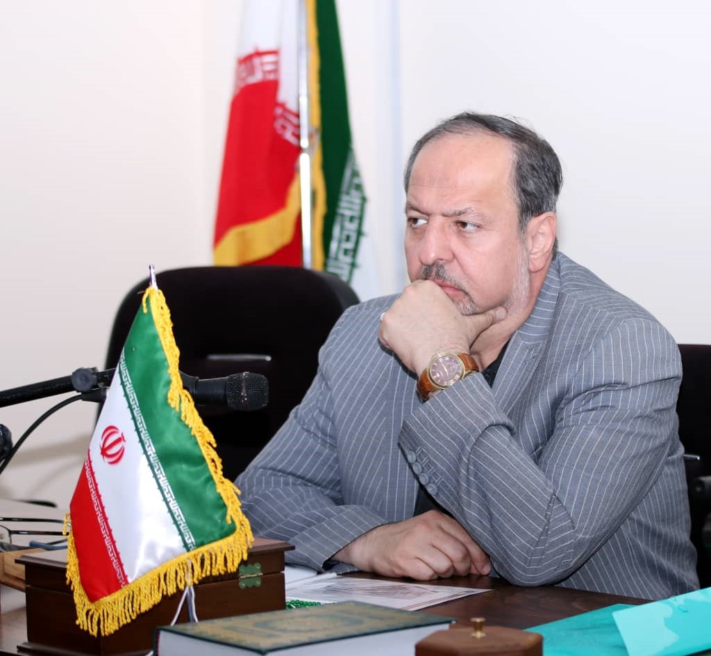 به گزارش حاشیه سود به نقل از صدای پتروشیمی: از سوابق وی می‌توان به ریاست حراست شهرداری تهران در دوران شهرداری احمدی نژاد، ریاست دفتر حسین دهقان و مدیریت نیروی انسانی وزارت دفاع نام برد البته لازم به ذکر است این سوابق از طریق پرس‌و‌جو با نزدیکان نامبرده دریافت شده و از سوابق ایشان با جست‌و‌جو در فضای رسانه‌ای موردی یافت نشد.