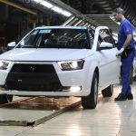 به گزارش حاشیه سود به نقل از ایکوپرس- این موفقیت قابل توجه در شیفت اول کاری ۳۱ شهریورماه  به ثبت رسید. این رقم، نقطه عطفی مهم برای بزرگ‌ترین خودروساز بخش خصوصی ایران محسوب می‌شود که نشان از عزم جدی این مجموعه برای جهش تولید دارد.