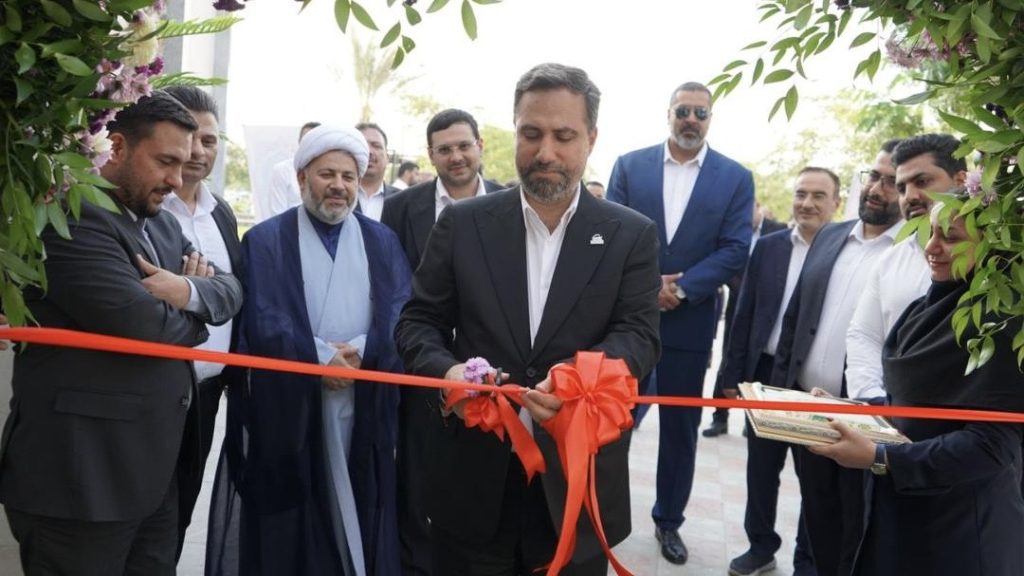 به گزارش حاشیه سود: در مراسمی با حضور دکتر محمد شیخان، مدیرعامل شرکت عملیات غیرصنعتی پازارگاد، استخر شهرک پردیس جم پس از انجام عملیات نوسازی کامل و تجهیز با امکانات روز، افتتاح و آماده خدمت‌رسانی به ساکنان این شهرک شد.
