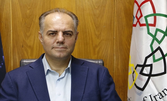 به گزارش حاشیه سود: اکبر گداری در گفت‌وگو با خبرنگار سازمان توسعه تجارت ایران، فلسفه صادرات، را افزایش مقیاس تولید و کاهش هزینه‌های تمام شده اعلام کرد و گفت: اگر تولید، برای بازار داخلی انجام شود، مقیاس تولید محدود است و هزینه‌های ثابت سرشکن نمی‌شوند، در نتیجه تحقیق و توسعه توجیه اقتصادی ندارد و نوآوری کاهش می‌یابد.