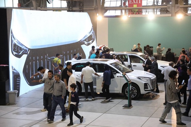 به گزارش حاشیه سود به نقل از ایکوپرس: در آیین افتتاح این رویداد، مدیران ارشد خودروسازان، شرکت‌های تامین‌کننده قطعات و فعالان حوزه صنعت خودرو حضور داشتند.