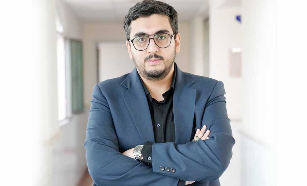 به گزارش حاشیه سود: از طریق یک سازوکار قانونی به نام «تجمیع مالیاتی»، آنها مجازند زیان‌های یک پروژه را از سود پروژه دیگر کسر کنند. در عمل، این به معنای آن است که سود حاصل از گنجینه ملی، به جای سرازیر شدن به مخزن خزانه، صرف پر کردن چاله‌های مالی پروژه‌های دیگر می‌شود. این نشتی مداوم، دولت‌ها را به سمت یک استراتژی هوشمندانه سوق داده است: «استراتژی سیلو‌های مالیاتی» یا حصارکشی (Ring-Fencing)؛ رویکردی که هر پروژه معدنی را در یک سیلوی مالی مجزا و غیرقابل نفوذ قرار می‌دهد.