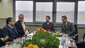 به گزارش حاشیه سود به نقل از روابط عمومی و امور بین الملل سازمان منطقه آزاد انزلی، در این نشست که باهدف ارتقاء ظرفیت‌های فرودگاهی استان گیلان و تقویت زیرساخت‌های حمل‌ونقل هوایی شمال کشور برگزار شد، ضمن بررسی وضعیت موجود فرودگاه رشت، به تبادل نظر پیرامون نیازهای توسعه‌ای این مجموعه، ایجاد ترمینال جدید ، تملک اراضی پیرامونی و افزایش پروازهای داخلی و بین‌المللی و نقش آن در تسهیل ارتباطات تجاری و گردشگری استان پرداختند.