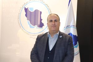 به گزارش حاشیه سود، احسان ملک‌زاده، رئیس هیأت‌مدیره انجمن صنفی شركت‌های حمل‌ونقل بین‌المللی ایران در سخنانی به مناسبت گرامیداشت روز و هفته حمل‌ونقل در سازمان راهداری و حمل‌ونقل جاده‌ای، ضمن تبیین جایگاه راهبردی حمل‌ونقل در اقتصاد کشور از متولیان دولتی حوزه حمل‌ونقل می‌خواهد از ظرفیت مشورتی بخش خصوصی در دبیرخانه ستاد گذر و کارگروه‌های مرتبط با آن استفاده کنند.