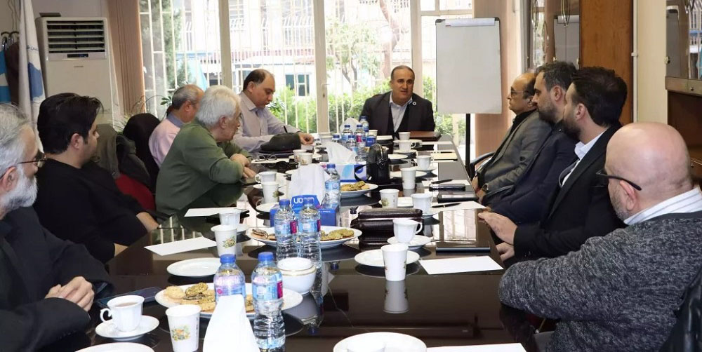 به گزارش حاشیه سود، انجمن صنفی شرکت‌های حمل‌ونقل بین‌المللی ایران در یک هفته اخیر انتخابات تعیین رئیس و نواب رئیس بخش‌های تخصصی خود از جمله بخش جاده‌ای، مالیاتی و بیمه تأمین اجتماعی و گمرک، ترانزیت و بیمه را برگزار کرد.