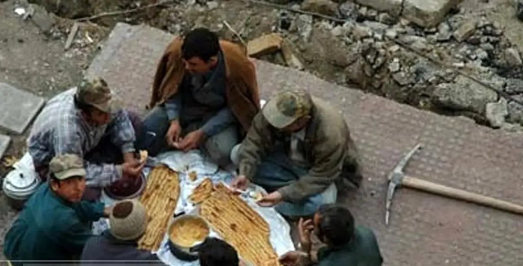 به گزارش حاشیه سود به نقل از روستانیوز: الهام صادقی| غلامرضا نوری، وزیر جهاد کشاورزی با تازگی از حذف ارز ترجیحی واردات برنج خبر داده است، تصمیمی که بخشی از روند تدریجی حذف ارز ترجیحی از کالاهای اساسی به شمار می‌رود و واردات برنج را به نرخ ارز تالار دوم مرکز مبادله که حدود ۷۰ هزار تومان است، وابسته می‌کند.