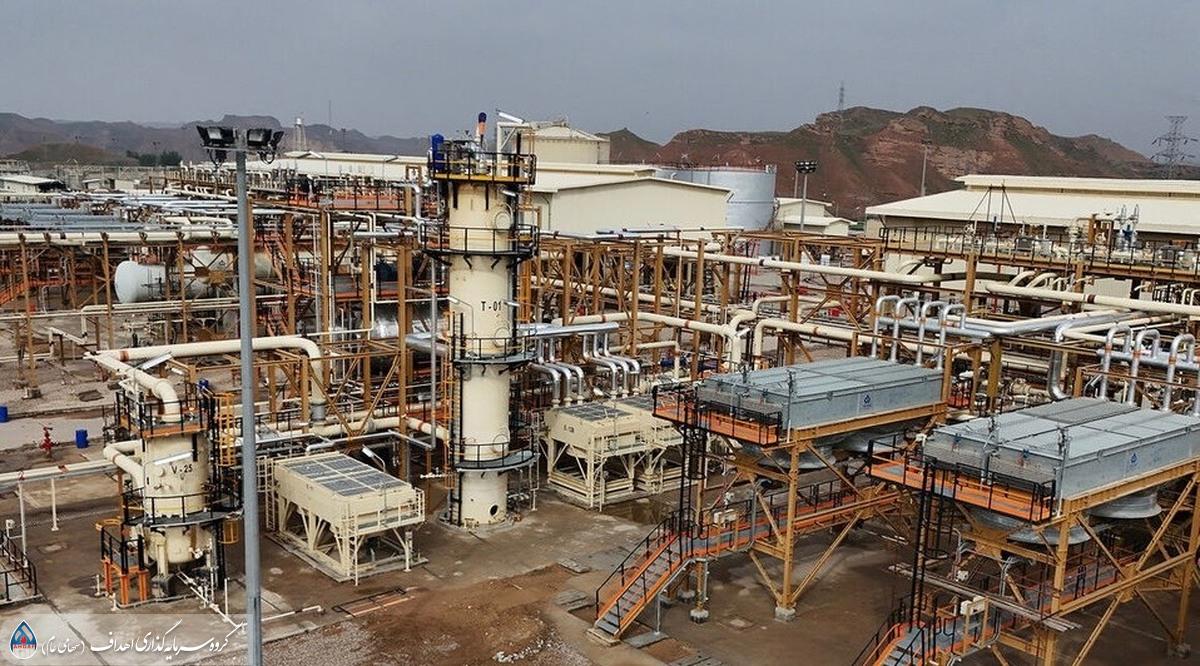 به گزارش حاشیه سود به نقل از گروه سرمایه گذاری اهداف: کارخانه جمع‌آوری و فشارافزایی گازهای مشعل بیاتِ دهلران امروز (دوشنبه، ۲۰ بهمن) با حضور مسعود پزشکیان، رئیس‌جمهوری و محسن پاک‌نژاد، وزیر نفت به‌صورت ویدئوکنفرانس به بهره‌برداری رسید.