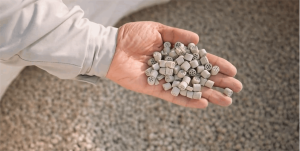 به گزارش حاشیه سود به  نقل از روابط عمومی و امور فرهنگی پتروشیمی مروارید؛ در حاشیه برگزاری هفتمین نمایشگاه حمایت از ساخت داخل در صنعت نفت، گاز، پالایش و پتروشیمی، با حضور مدیران ارشد شرکت ملی صنایع پتروشیمی، هلدینگ اهداف، پترو فرهنگ، مدیران و کارشناسان پتروشیمی مروارید، مدیران شرکت پژوهش و فن‌آوری پتروشیمی، آئین رونمایی از کاتالیست ایرانی EO در صنعت ۶۰ ساله پتروشیمی ایران برگزار می‌شود.