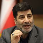به گزارش حاشیه سود به نقل از وزارت جهاد کشاورزی، اکبر فتحی در نشست وزیر جهاد کشاورزی با روسای جهادکشاورزی استان‌ها که روز شنبه، ۱۹ فروردین ماه با حضور معاونین وزیر به صورت برخط، برگزار شد، با اشاره به این‌که قیمت اولیه گندم بین ۲۷ تا ۲۹.۵ هزار تومان (با متوسط ۲۸.۵ هزار تومان) تصویب شده بود، توضیح داد: به دلیل اتفاقات رخ داده و آزادسازی نرخ ارز، و همچنین جلوگیری از انحراف گندم به سمت خوراک دام، شورای قیمت‌گذاری و اتخاذ سیاست‌های حمایتی محصولات اساسی کشاورزی مجدداً قیمت را بازنگری و به طور متوسط ۴۸.۵ هزار تومان (بین ۴۷.۵ تا ۴۹.۵ هزار تومان) تعیین کرد.