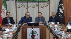 به گزارش حاشیه سود به نقل از روابط عمومی و امور بین‌الملل سازمان منطقه آزاد انزلی، مراسم امضای توافق‌نامه همکاری میان سازمان منطقه آزاد انزلی و شهرداری بندرانزلی با حضور مصطفی طاعتی‌مقدم، رئیس هیئت‌مدیره و مدیرعامل به همراه معاونین سازمان ، حسن کاظم پور، دادستان شهرستان بندر انزلی، صادق صادق‌پور، شهردار بندرانزلی، شعبان جعفری، رئیس شورای اسلامی شهر بندرانزلی و جمعی از اعضای شورای اسلامی شهر برگزار شد.