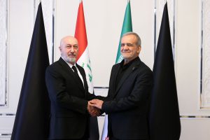 به گزارش حاشیه سود به نقل از پایگاه اطلاع‌رسانی ریاست‌جمهوری، مسعود پزشکیان در دیدار با نزار آمیدی، رئیس‌جمهور عراق و هیئت همراه که به‌منظور شرکت در آیین تشییع و بزرگداشت رهبر شهید انقلاب اسلامی به تهران سفر کرده‌اند، از حضور، ابراز همدردی و پیام‌های تسلیت دولت و ملت عراق قدردانی کرد و آن را جلوه‌ای از پیوندهای عمیق تاریخی، فرهنگی و اعتقادی میان دو ملت دانست.