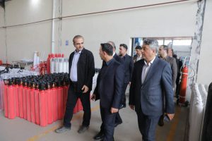به گزارش حاشیه سود به نقل از روابط عمومی و امور بین‌الملل سازمان منطقه آزاد انزلی، این بازدید میدانی با هدف پایش مستقیم فرآیندهای تولید، ارزیابی وضعیت زیرساخت‌ها و تسریع در ارائه خدمات حاکمیتی به سرمایه‌گذاران محدوده الحاقی شهرک صنعتی سفیدرود انجام شد.