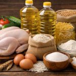 به گزارش حاشیه سود به نقل از اتاق اصناف ایران، نائب رئیس اول اتاق اصناف ایران اظهار کرد: یکی از موضوعات مورد پیگیری، مشکلات تأمین آرد نوع ۶ برای واحدهای صنفی تولیدکننده نان‌های حجیم و فانتزی بود. برخی از این واحدها در مهرماه به دلیل حدودیت در روند ثبت درخواست سهمیه آرد در سامانه نانینو امکان ثبت سفارش و دریافت سهمیه آرد خود را نداشتند. این موضوع را به دستگاه‌های مسئول منعکس کردیم و در جلسه امروز نیز بر رفع مشکلات سامانه و تسریع در تخصیص سهمیه آرد تأکید شد.