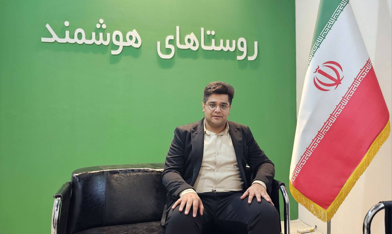 به گزارش حاشیه سود به نقل از روستا آنلاین، امین‌زاده درباره قابلیت‌ها و اهداف این نرم‌افزار توضیح داد: این اپلیکیشن با هدف ایجاد یک بستر یکپارچه برای روستاییان و تسهیل دسترسی آنان به خدمات و ظرفیت‌های موجود در حوزه روستایی طراحی شده است.