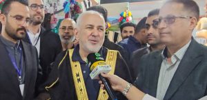 به گزارش حاشیه سود به نقل از روستاآنلاین، وزیر اسبق امور خارجه کشورمان با تأکید بر ظرفیت فناوری‌های نوین و فضای متاورس در معرفی توانمندی‌های روستایی، گفت: روستاهای هوشمند می‌توانند علاوه بر رونق کسب‌وکارهای محلی و توسعه اقتصاد روستایی، زمینه‌ساز معرفی فرهنگ غنی ایران و تقویت تصویر کشور در عرصه جهانی باشند.
