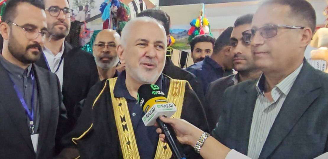 به گزارش حاشیه سود به نقل از روستاآنلاین، وزیر اسبق امور خارجه کشورمان با تأکید بر ظرفیت فناوری‌های نوین و فضای متاورس در معرفی توانمندی‌های روستایی، گفت: روستاهای هوشمند می‌توانند علاوه بر رونق کسب‌وکارهای محلی و توسعه اقتصاد روستایی، زمینه‌ساز معرفی فرهنگ غنی ایران و تقویت تصویر کشور در عرصه جهانی باشند.