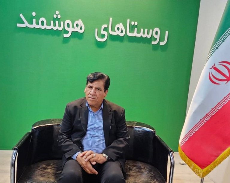 به گزارش حاشیه سود به نقل از روستا آنلاین، رئیس انجمن سردخانه‌داران جنوب کرمان و فعال حوزه تولید، بسته‌بندی صنعتی و صادرات خرما، در جریان بازدید از پاویون «روستاهای هوشمند» دفتر نوآوری، هوشمندسازی و امنیت معاونت توسعه روستایی و مناطق محروم ریاست‌جمهوری در ششمین نمایشگاه بین‌المللی دستاوردهای روستایی و عشایری در گفت‌وگو با روستا تی‌وی درباره  اجرای  طرح «روستاهای هوشمند« گفت: این طرح  گامی مؤثر در مسیر تحول اقتصادی مناطق روستایی است.