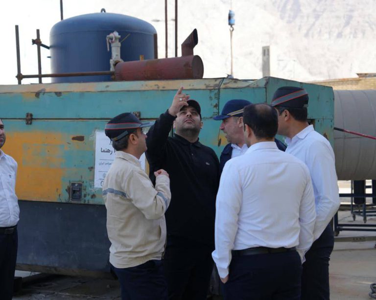 به گزارش حاشیه سود: کاتالیست EO به‌عنوان یکی از گلوگاه‌های تکنولوژیک زنجیره تولید MEG و پلی‌استر، پیش از این به‌دلیل حساسیت بالا در انتخاب‌پذیری، پایداری در دماهای بالا و کنترل تولید CO₂، همواره از خارج از کشور تأمین می‌شد.