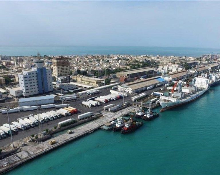 به گزارش حاشیه سود به نقل از مانا، ارسلان زارع، استاندار بوشهر شامگاه سه‌شنبه در دیدار با معاون اول رئیس‌جمهور، ضمن قدردانی از حمایت‌های دولت وفاق ملی از پروژه‌های کلان این استان اظهار داشت: با وحدت و انسجام میان مردم و مسئولان و حمایت‌های دولت، فضای عمومی استان بوشهر از امنیت، آرامش و همدلی مطلوبی برخوردار است و روند اجرای پروژه‌های عمرانی و اقتصادی در مسیر پیشرفت قرار دارد.
