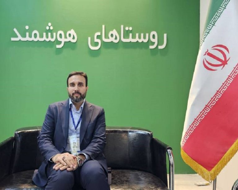 به گزارش حاشیه سود به نقل از روستا آنلاین، مدیر دفتر نوآوری، هوشمندسازی و امنیت معاونت توسعه روستایی و مناطق محروم ریاست‌جمهوری از مذاکرات برای امضای تفاهمنامه با وزارت تعاون، کار و رفاه اجتماعی و سازمان تأمین اجتماعی با هدف فراهم‌سازی زمینه عرضه محصولات روستایی در سبد کالابرگ خبر داد و گفت: توسعه خدمات پست‌بانک و افزایش تعداد باجه‌های بانکی در روستاها نیز از دیگر محورهای همکاری و برنامه‌های مورد پیگیری این دفتر است.