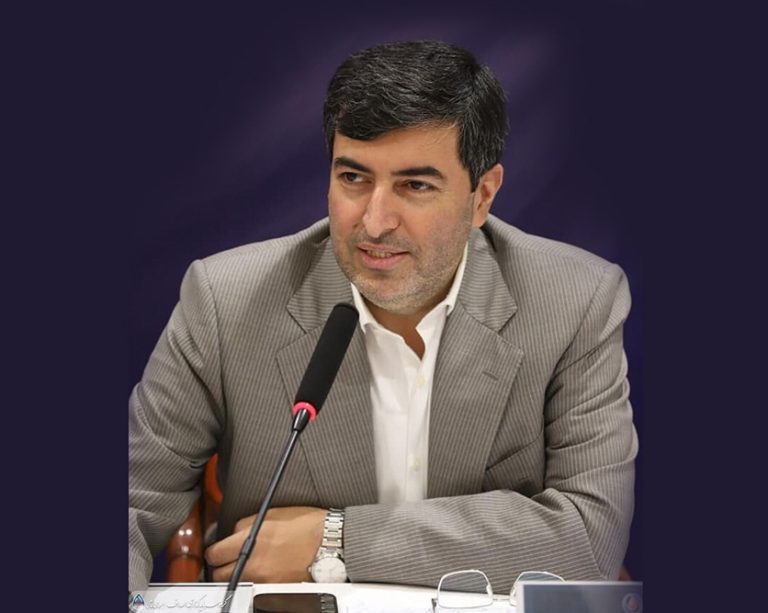 به گزارش حاشیه سود به نقل از روابط عمومی اهداف، مهدی عبوری، مدیرعامل گروه سرمایه‌گذاری اهداف با اشاره به واگذاری ۵ درصد از سهام شرکت گروه پتروشیمی تابان فردا به گروه توسعه مالی مهر آیندگان «ومهان» گفت: این معامله با پشتوانه کارشناسی و متکی بر یک فرآیند ارزش‌گذاری مستقل و حرفه‌ای در چارچوب سیاست‌های کلان گروه سرمایه‌گذاری اهداف برای بهینه‌سازی ترکیب دارایی‌ها، افزایش نقدشوندگی پرتفوی، مدیریت حرفه‌ای منابع و صیانت از حقوق ذی‌نفعان اصلی، به‌ویژه بازنشستگان صنعت نفت انجام شده است.
