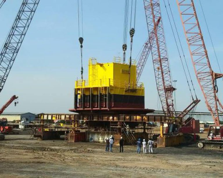 به گزارش حاشیه سود به نقل از روابط عمومی شرکت مهندسی و ساخت تأسیسات دریایی ایران، این پروژه که تحت کارفرمایی شرکت نفت و گاز پارس و توسط شرکت مهندسی و ساخت تأسیسات دریایی ایران(IOEC)   اجرا شده، با هدف صادرات یک میلیون بشکه نفت در روز دنبال می‌شود. وجه تمایز این عملیات، استفاده کامل از تجهیزات باربرداری ملکی و حذف نیاز به توان خارجی است.