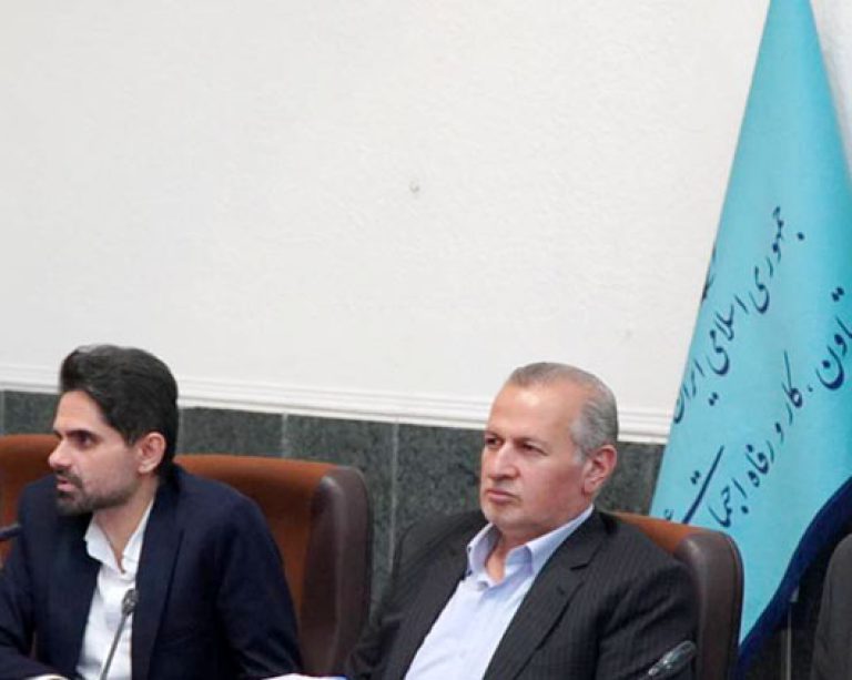 به گزارش حاشیه  سود به نقل از روابط عمومی هفتمین نمایشگاه و کنفرانس بین‌المللی شهر هوشمند و هوش مصنوعی ایران، این نشست روز سه‌شنبه ۳۰ تیرماه ۱۴۰۵ به میزبانی وزارت تعاون، کار و رفاه اجتماعی و با حضور معاونان و مدیران دستگاه‌های اجرایی، سازمان اداری و استخدامی کشور و مدیران فناوری اطلاعات در مجموعه فرهنگی تلاش برگزار شد.